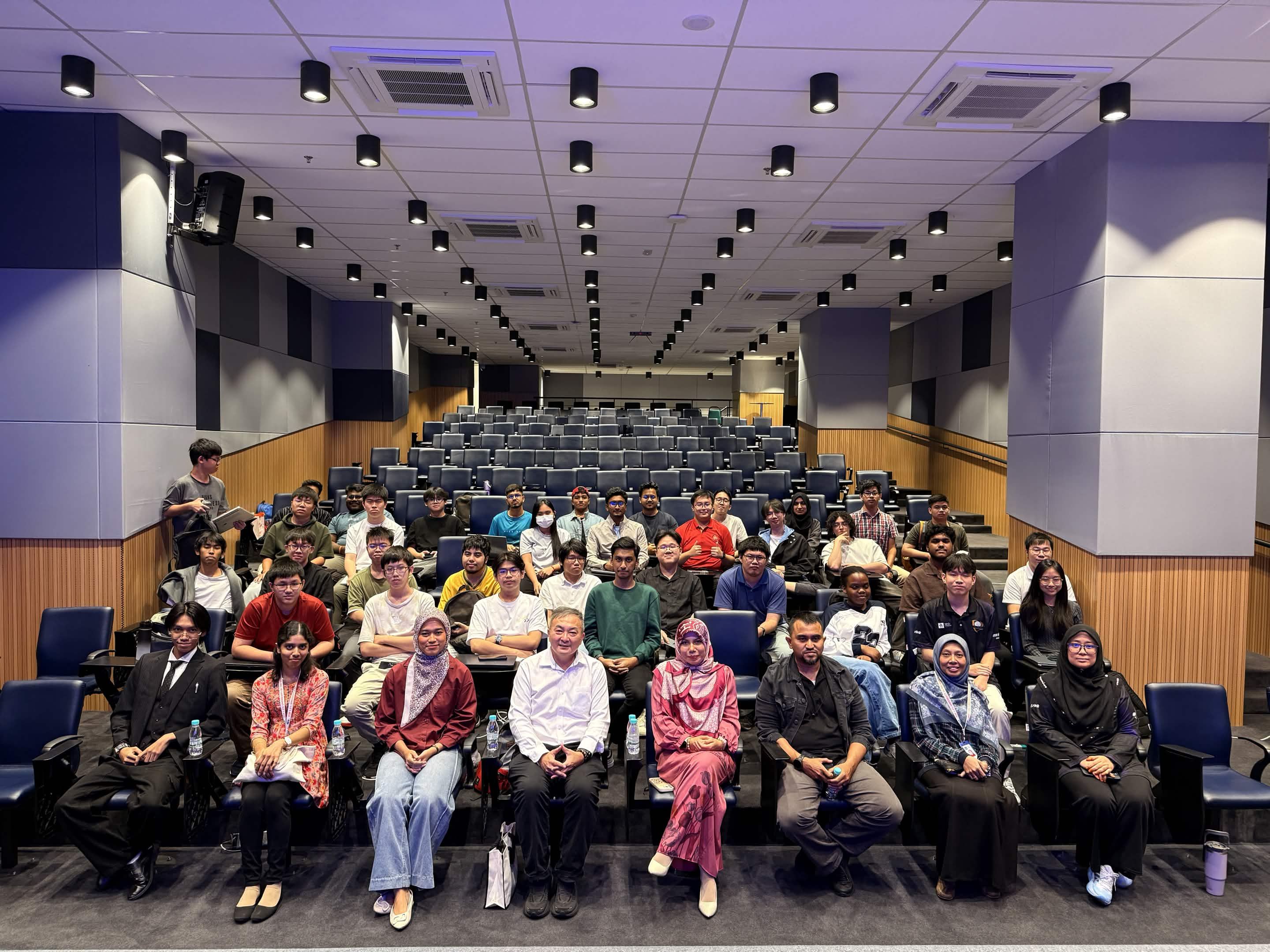 Mesiniaga Empowers Students and Lecturers Through AI Workshop at SEGi College